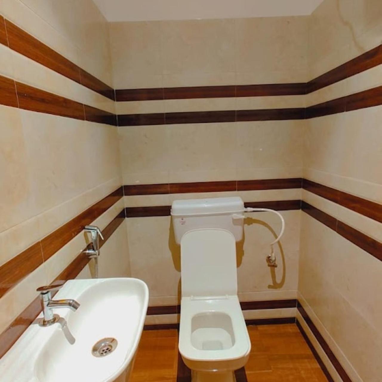 Hotel The Ramay Palace Ayodhya Bagian luar foto